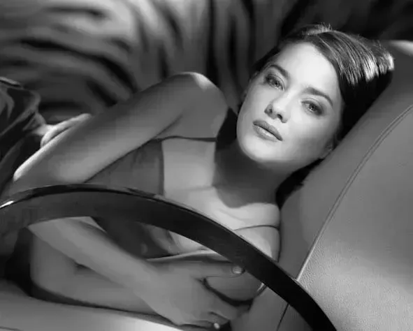 Marion Cotillard – Paris, France (Image Credits: By COTILLARD_Marion-24x30-1999.jpg: Studio Harcourt
derivative work: Materialscientist (talk), CC BY 3.0, https://commons.wikimedia.org/w/index.php?curid=15698151)