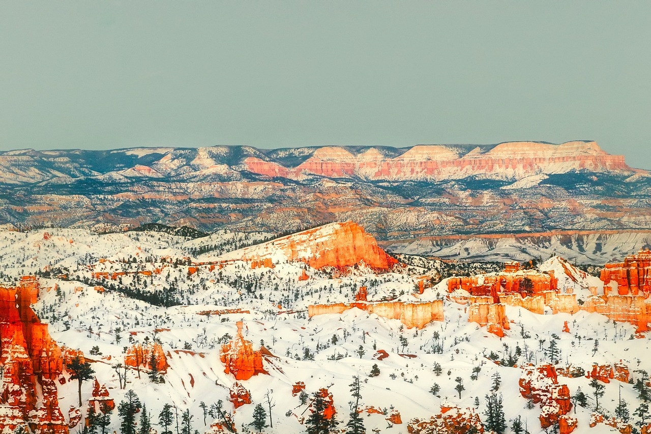 Bryce Canyon National Park - Hoodoos Dressed in White (Image Credits: Pixabay)