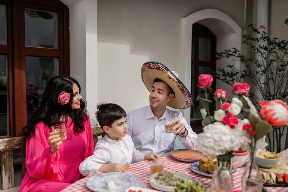 Mexico: Family culture extended to strangers (Image Credits: Pexels)