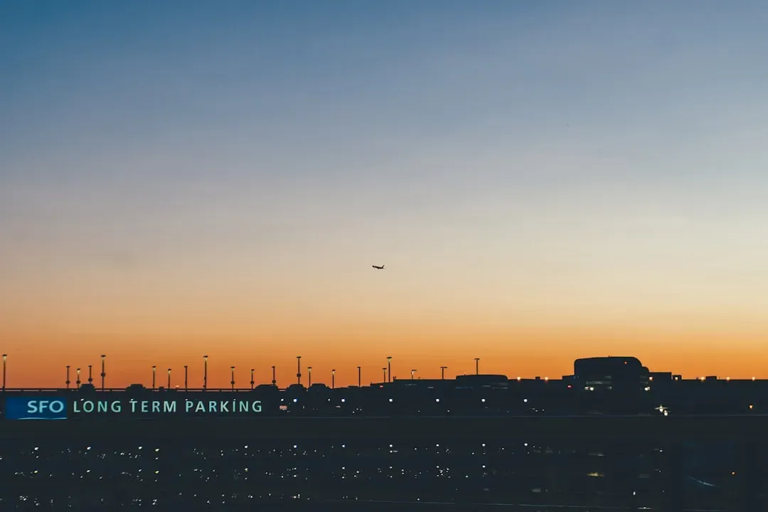 The Morning Advantage: Why Early Flights Are a Cheat Code (Image Credits: Unsplash)