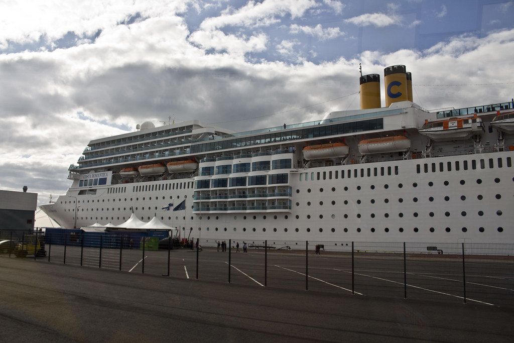 The Authentic Experience Has Disappeared (Image Credits: Flickr)