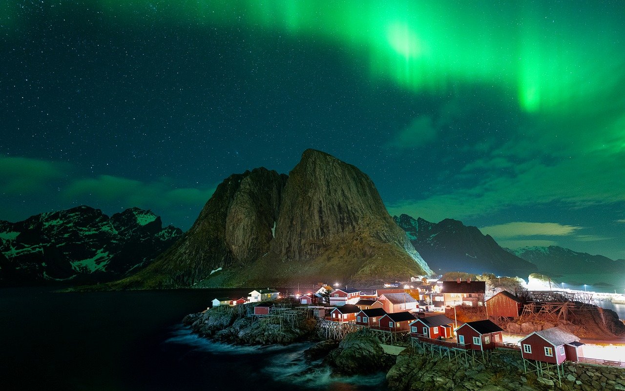 Norway - The Land of Fjords and Northern Lights (Image Credits: Pixabay)