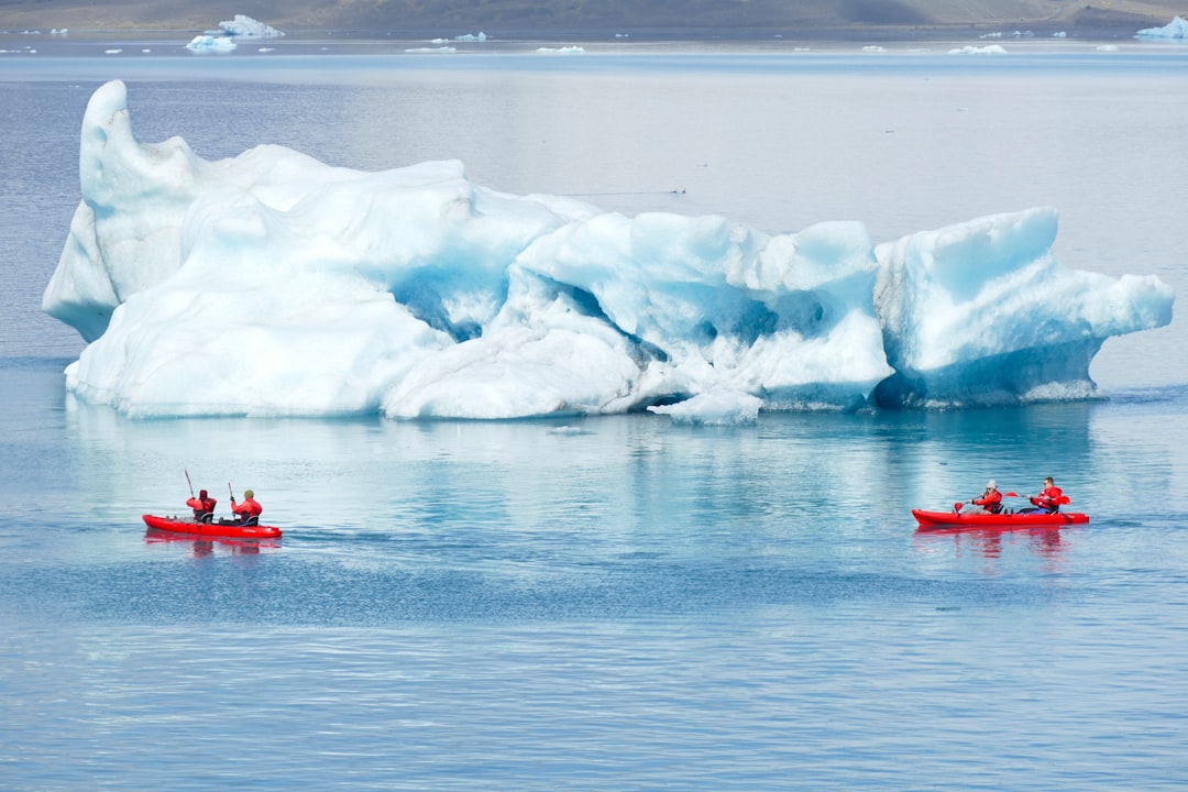 Kayak Among Glaciers in Alaska (Image Credits: Unsplash)