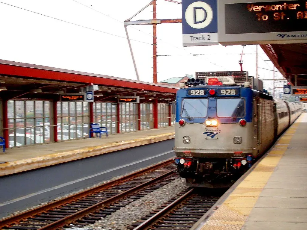 What the Northeast Corridor's Future Traffic Targets Tell Us (Lee Cannon, Flickr, CC BY-SA 2.0)