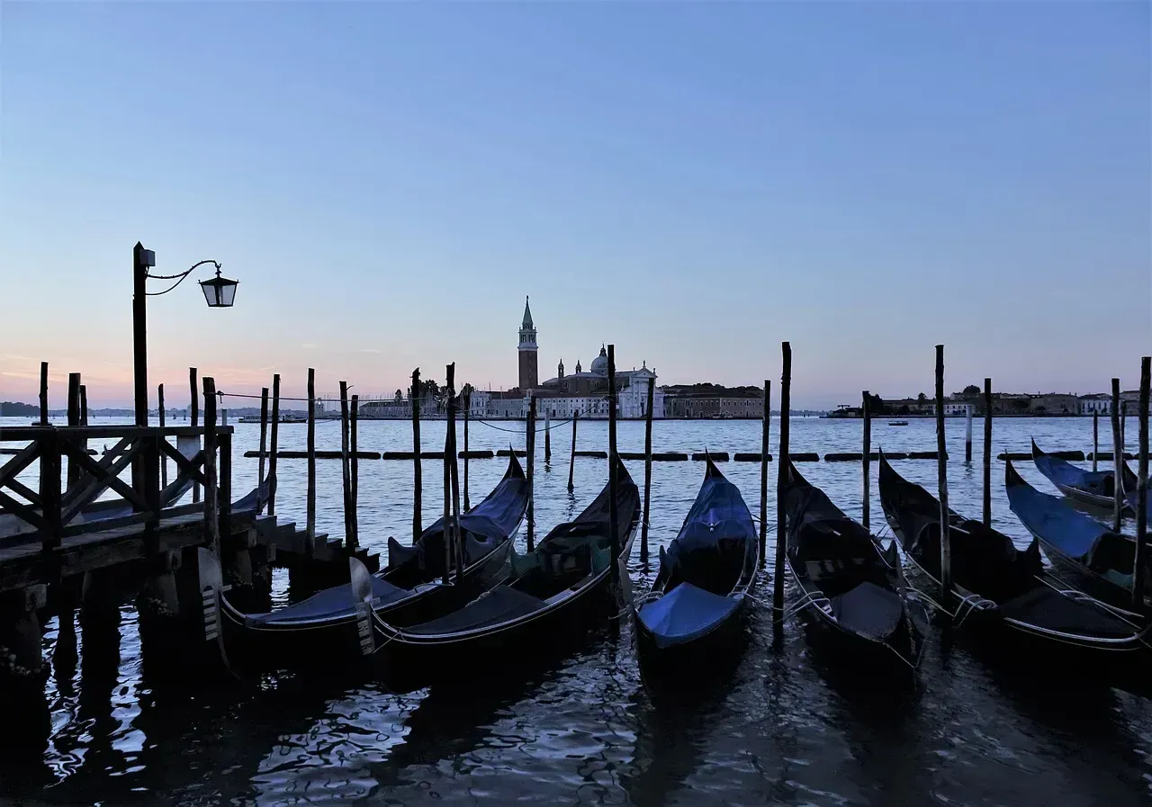Venice, Italy: Pay to Enter the Floating City (Image Credits: Pixabay)