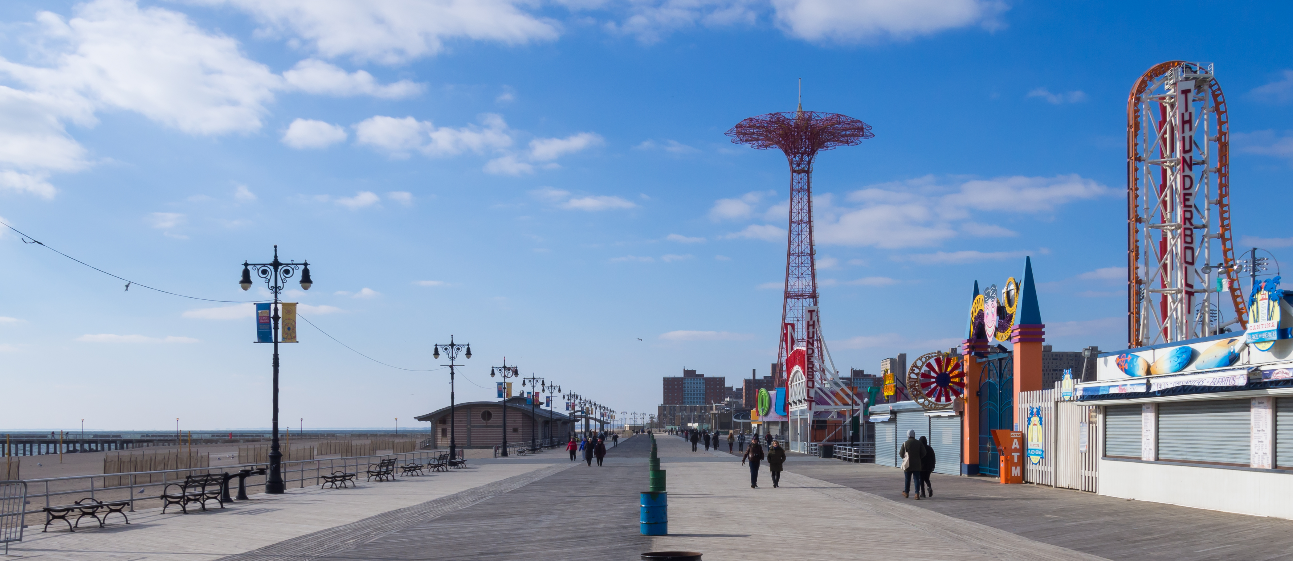 Coney Island, New York - Infrastructure Nightmare (Image Credits: By Rhododendrites, CC BY-SA 4.0, https://commons.wikimedia.org/w/index.php?curid=51880568)