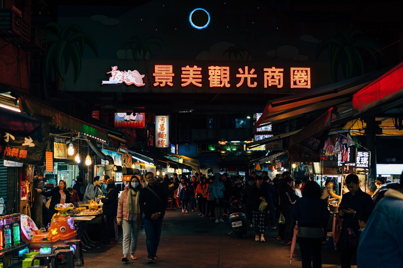 Night Markets in Asia: A Feast for All Senses (Image Credits: Pixabay)