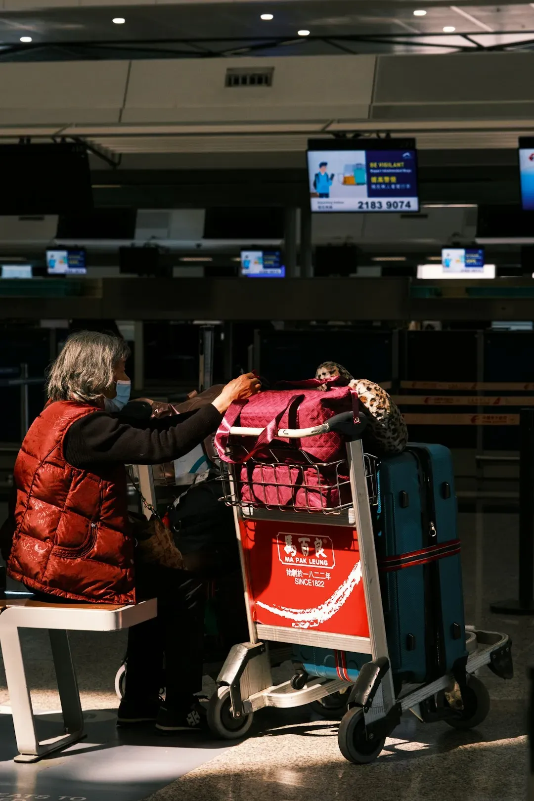 The Baggage Fee Trap: How Luggage Became a Luxury (Image Credits: Unsplash)