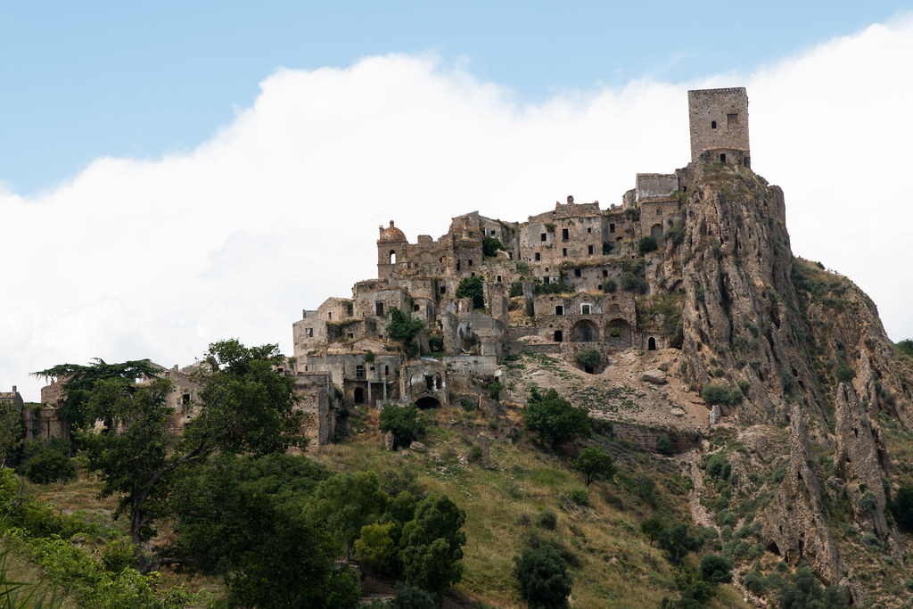 Craco, Italy (Image Credits: Flickr)