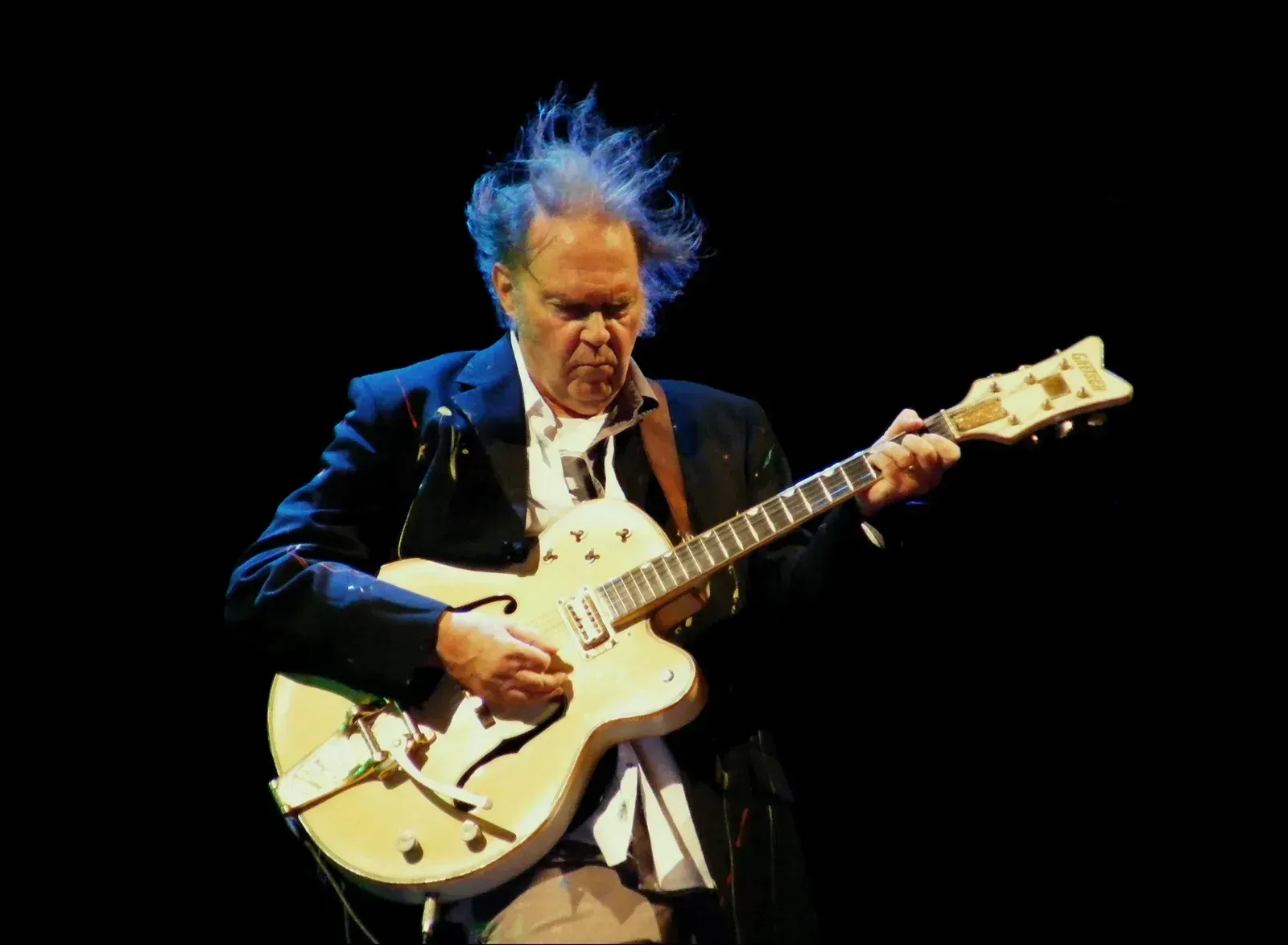 Neil Young: The Canadian Rock Legend (Image Credits: Wikimedia)