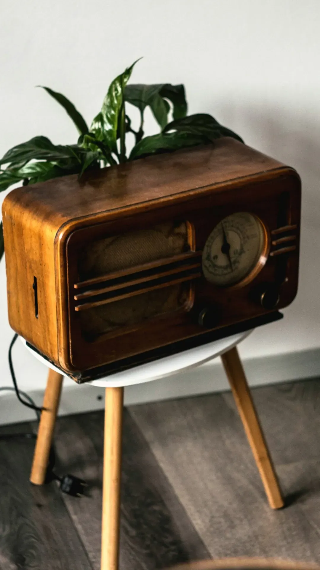 #7 - The Clock Radio Was the First "Smart" Bedside Device (Image Credits: Unsplash)