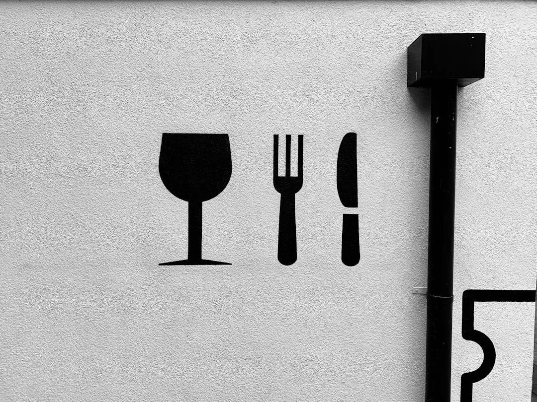 4. They Sync Their Meals to Local Time Immediately (Image Credits: Unsplash)