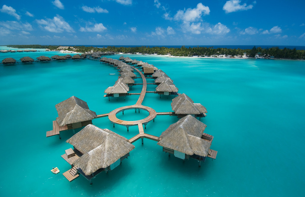 Bora Bora: The Sustainable Luxury Revolution (Image Credits: Flickr)