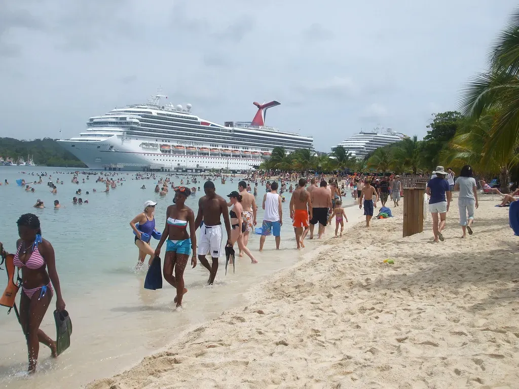 Conclusion: Is a $900 Beach Town Life Actually Within Reach? (Michel Curi, Flickr, CC BY 2.0)