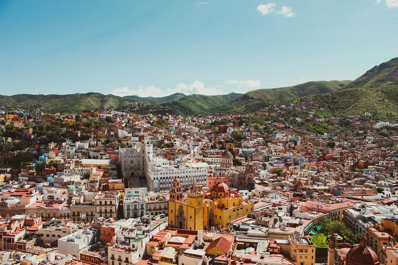 2. Guanajuato: The Underground Wonder Carved From Silver (Image Credits: Pixabay)