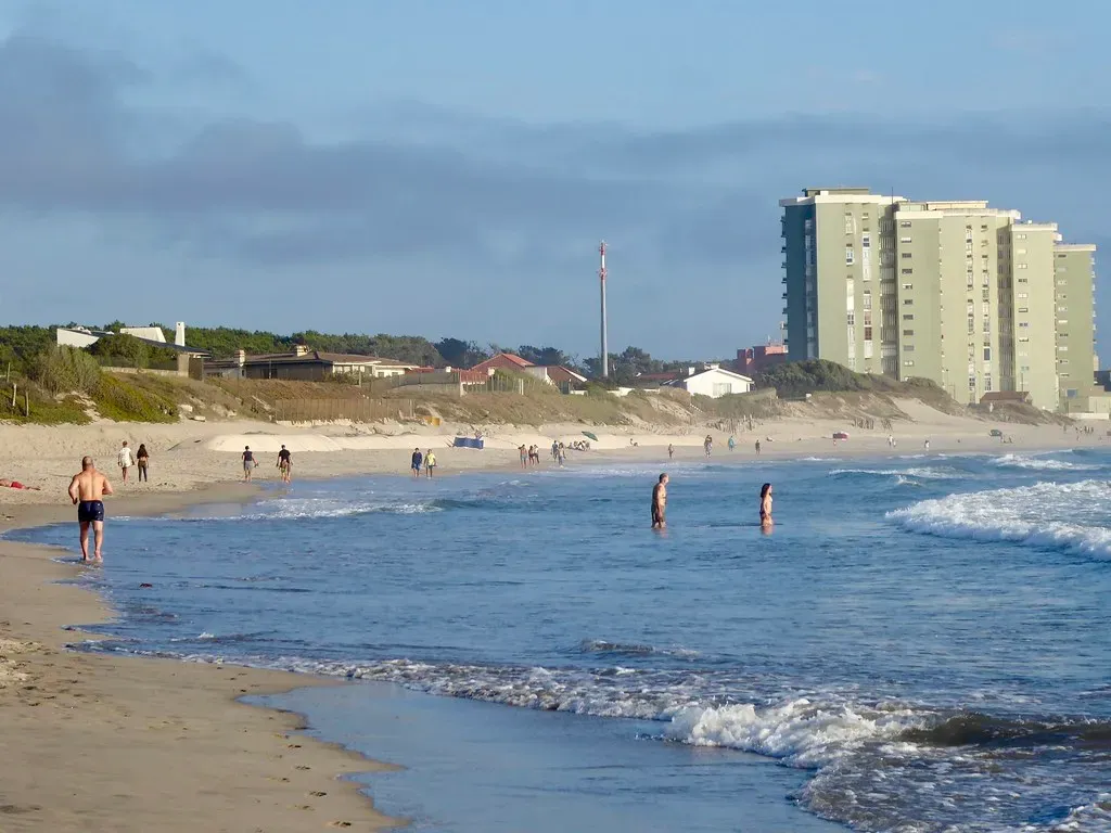 $900 a Month. On the Beach. Yes, Really. (frestivo, Flickr, CC BY 2.0)
