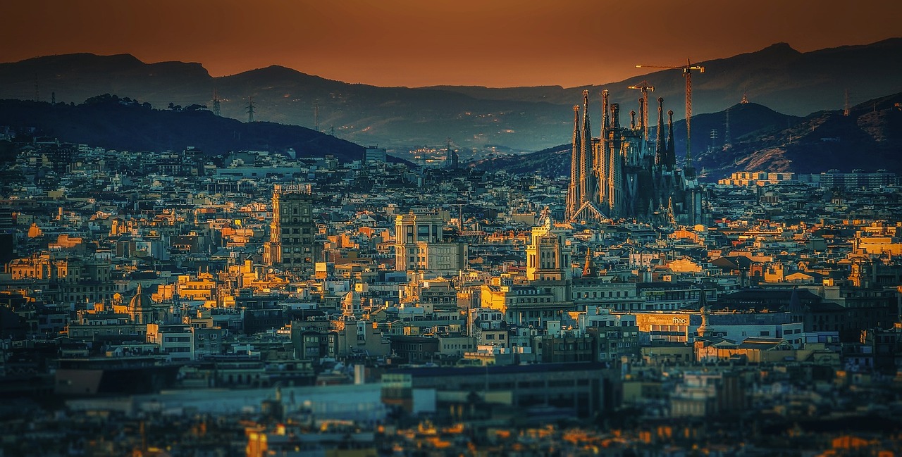 Barcelona's Gaudí Trail: Art and Architecture Paradise (Image Credits: Pixabay)