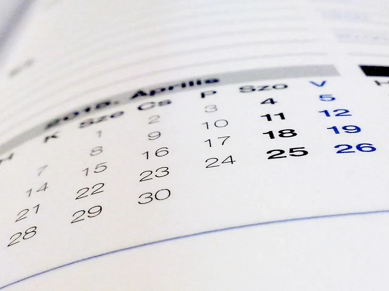 Trick 1: The "Cheapest Time to Book" Insight That Most Travelers Scroll Right Past (Image Credits: Pixabay)