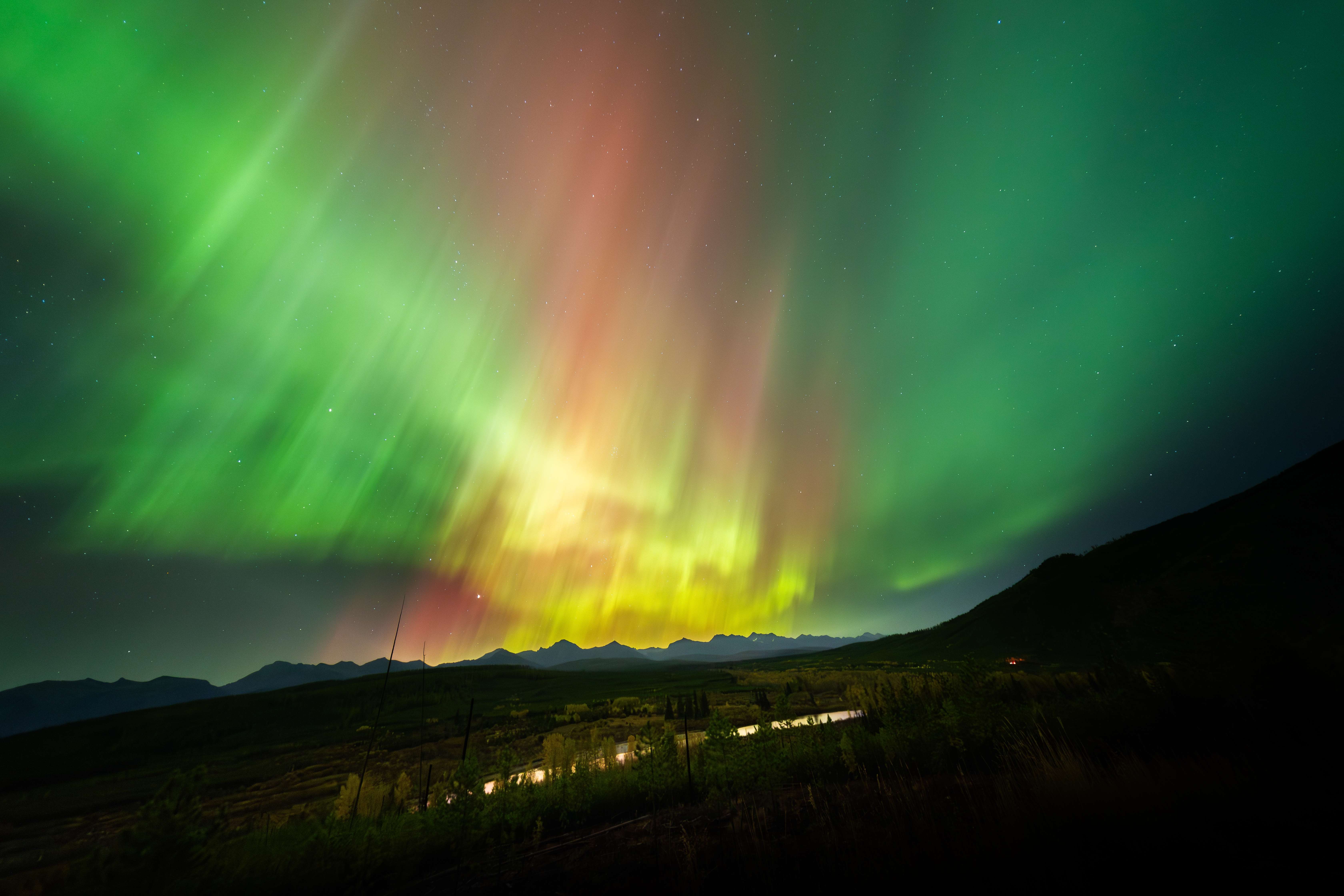 Glacier National Park, Montana: Rocky Mountain Aurora Stage (Image Credits: Wikimedia)