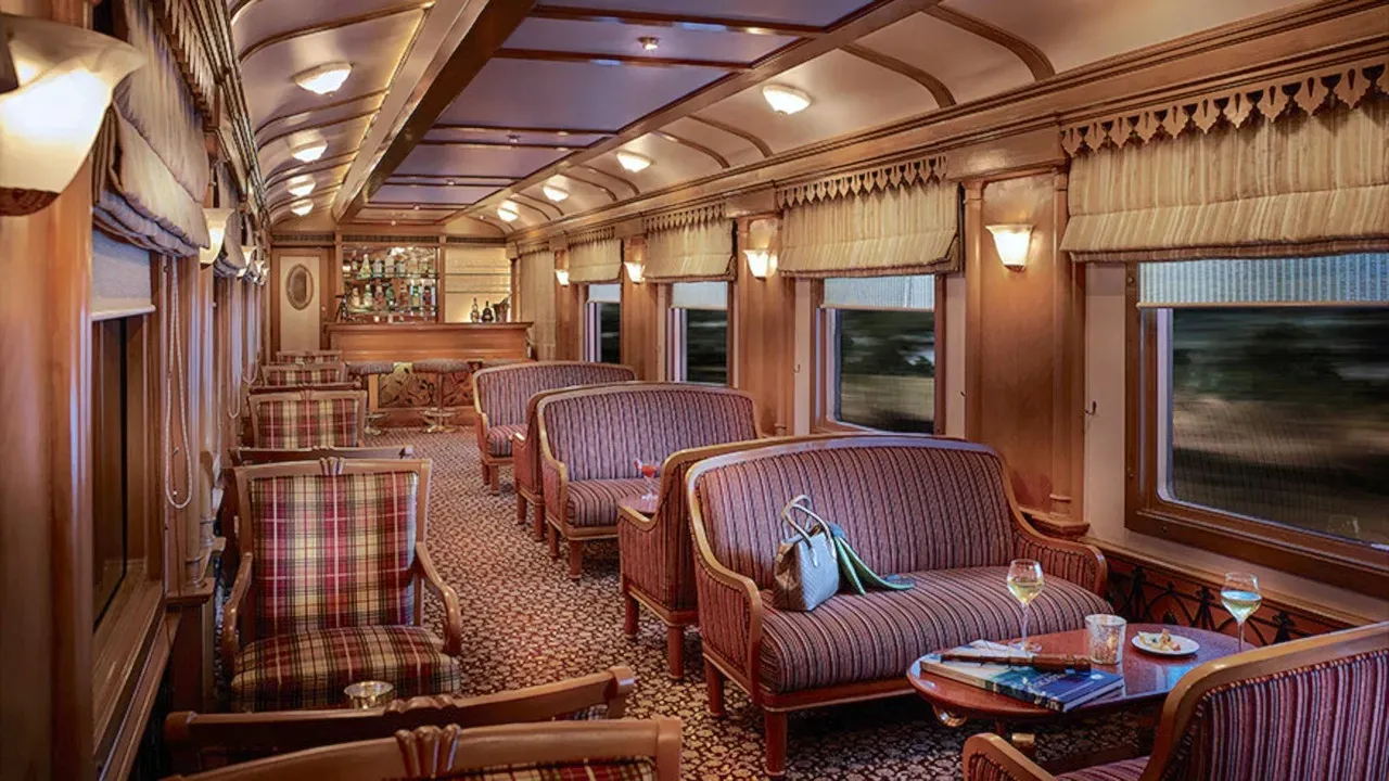 Intimacy Over Immensity: How Trains Beat Cruises on Personal Experience (Image Credits: Pixabay)