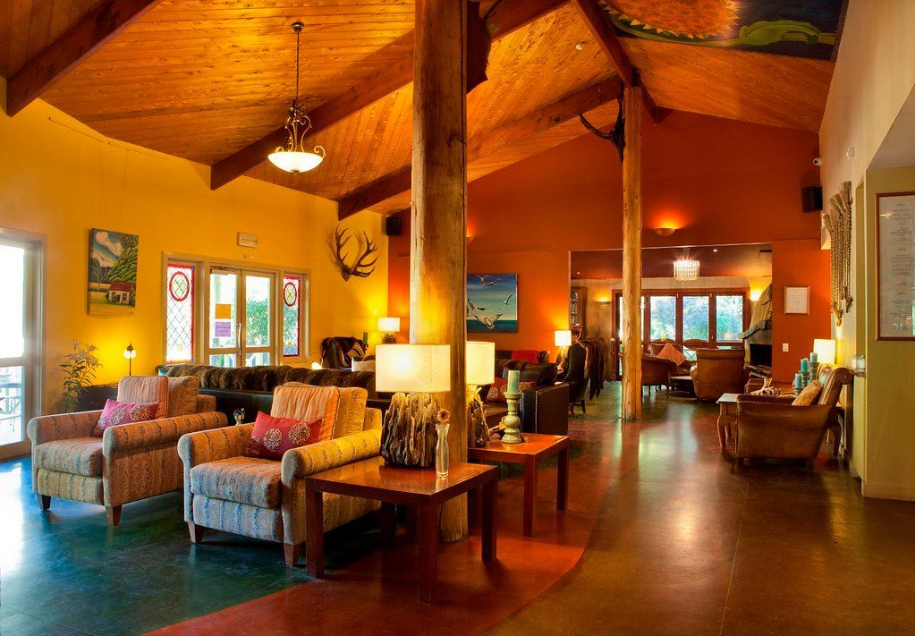 Booking Luxury Hotels on Third-Party Platforms (Image Credits: Flickr)