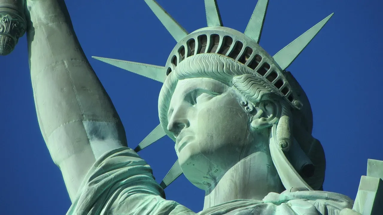 8 Famous ‘American’ Landmarks That Were Actually Built by Foreign ...