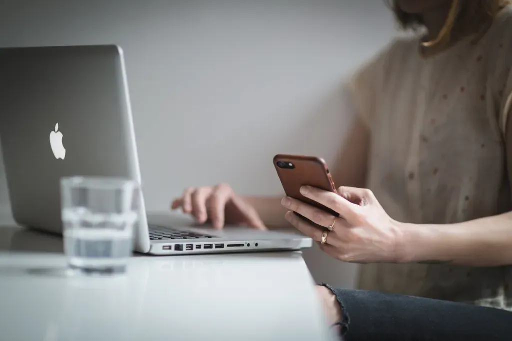 #3 - Ignoring the Online Check-In Process (Image Credits: Rawpixel)