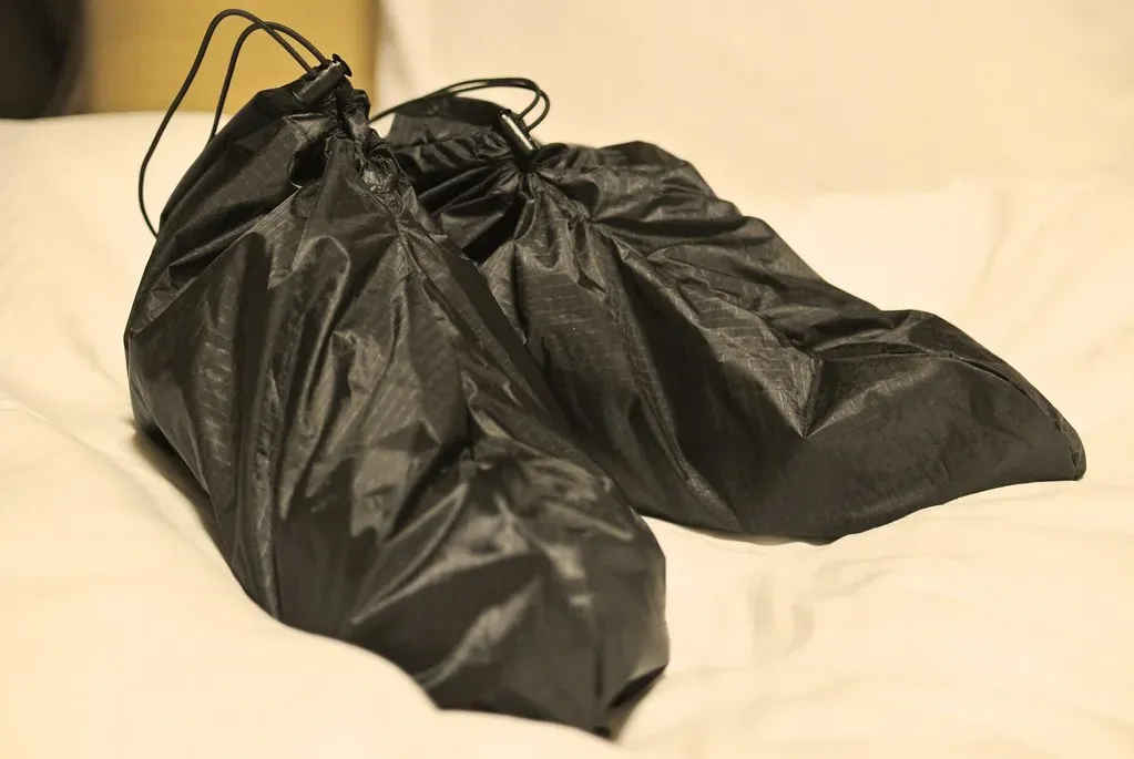4. The Luggage Space Math Nobody Talks About (MIKI Yoshihito. (#mikiyoshihito), Flickr, CC BY 2.0)