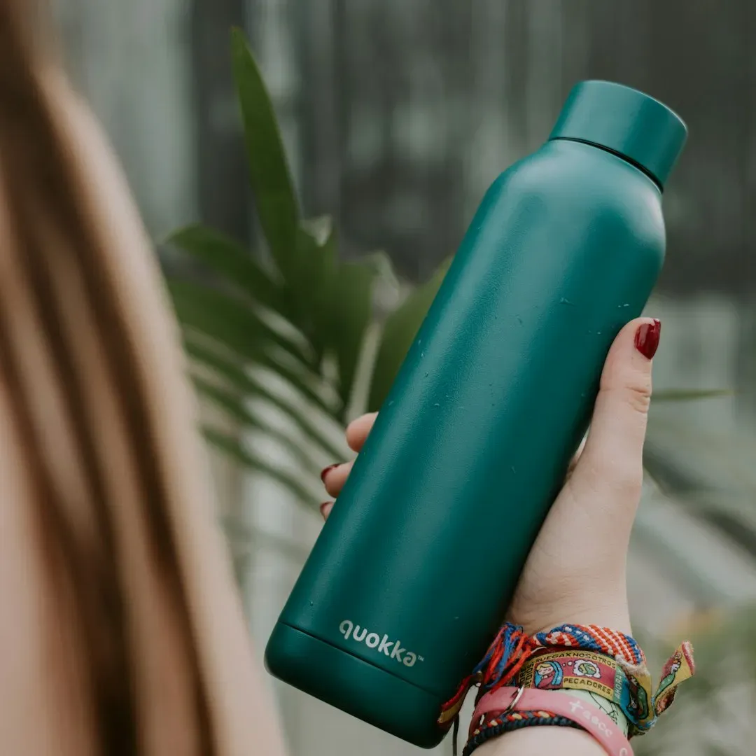 1. The Empty Water Bottle Trick: The Classic That Never Gets Old (Image Credits: Unsplash)