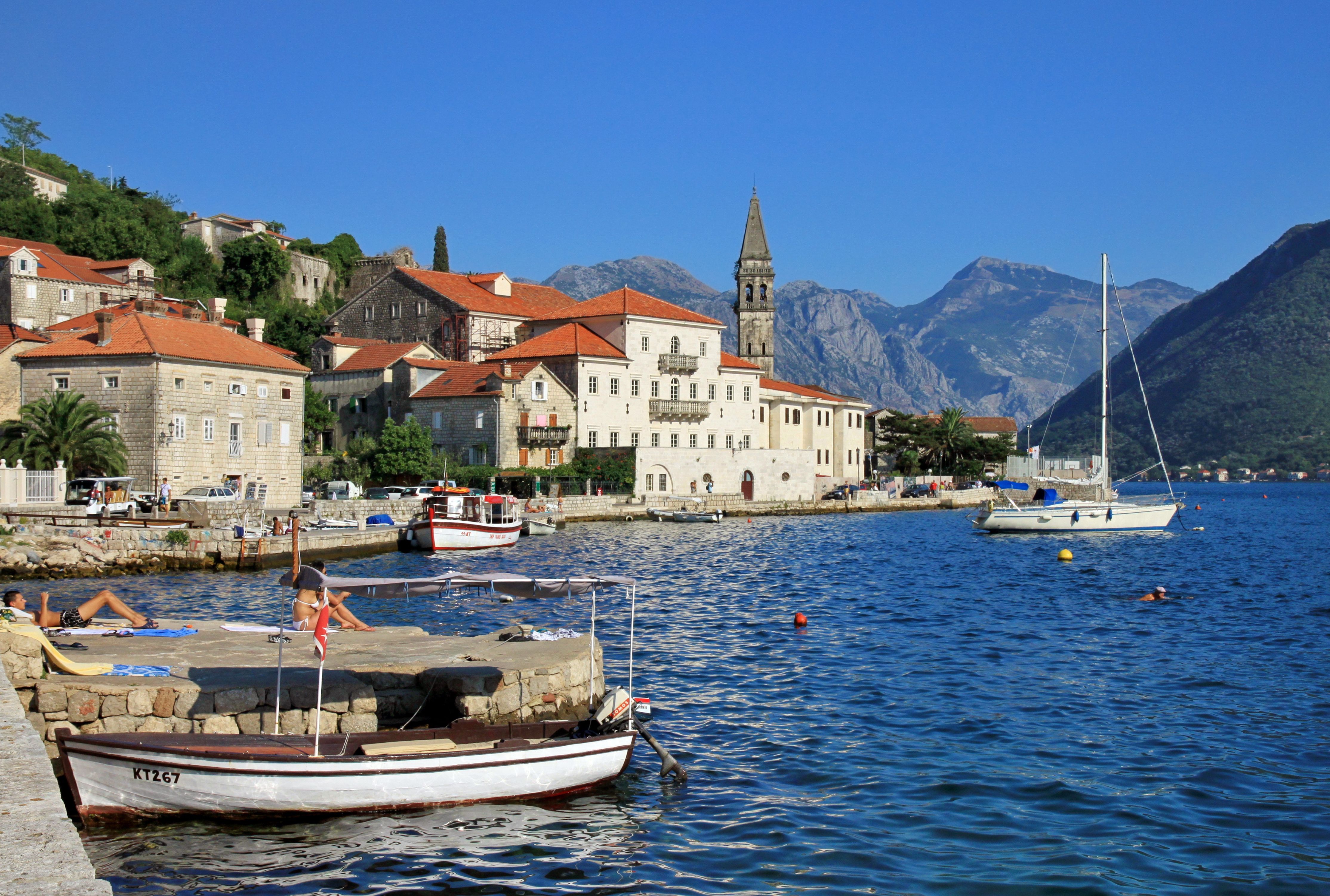 Perast, Montenegro (Image Credits: Wikimedia)