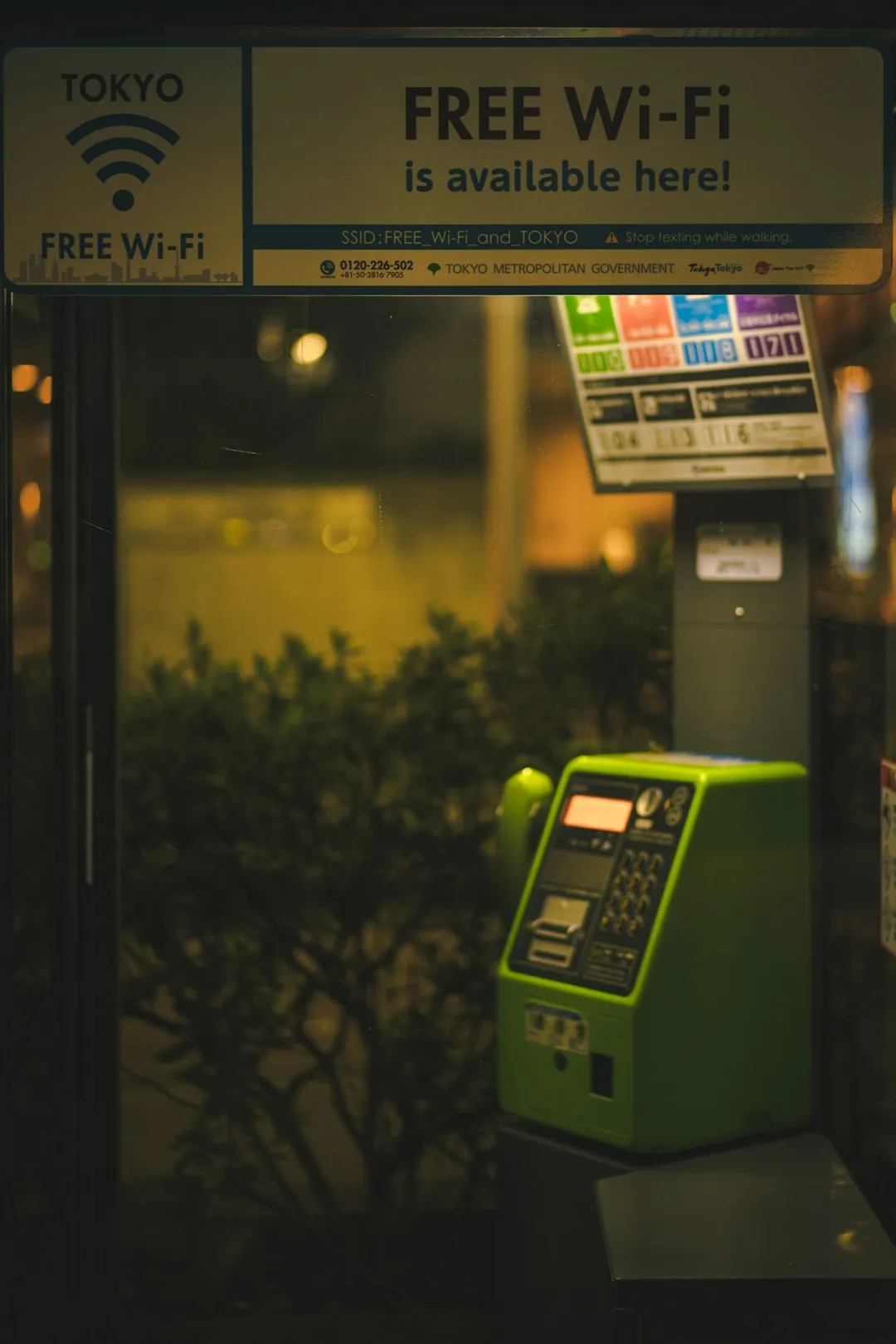 Japan: high-tech nation, low-tech wallets (Image Credits: Unsplash)