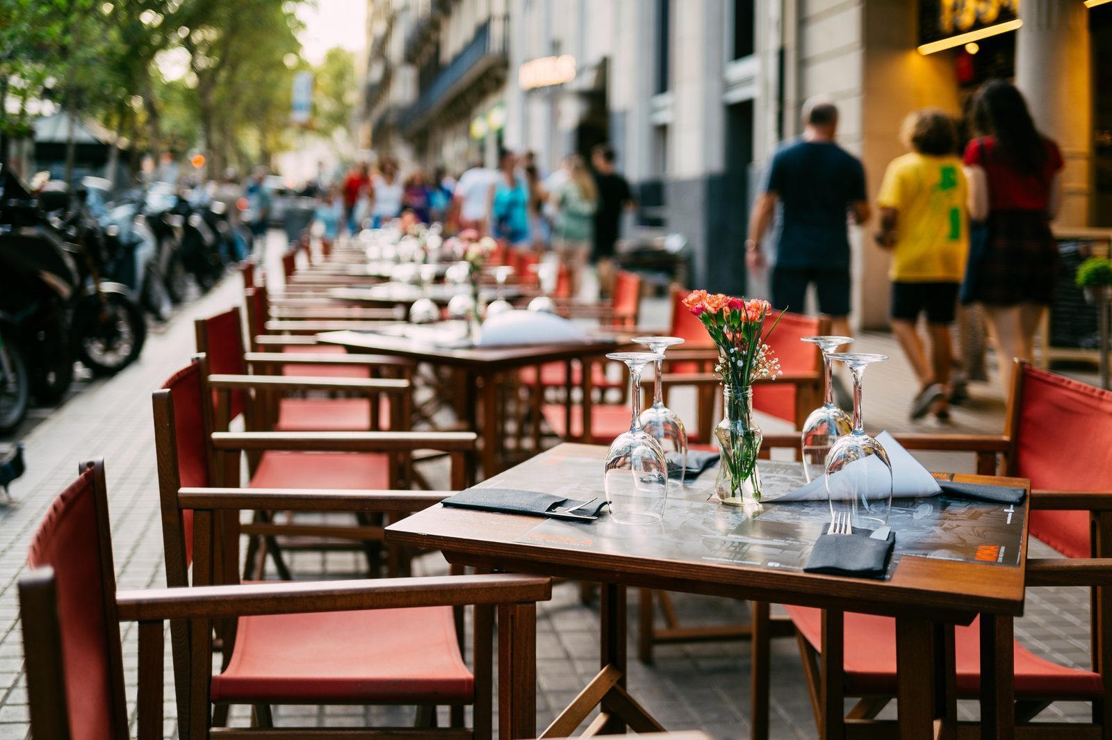 Restaurant Industry Fights Back (Image Credits: Shutterstock)