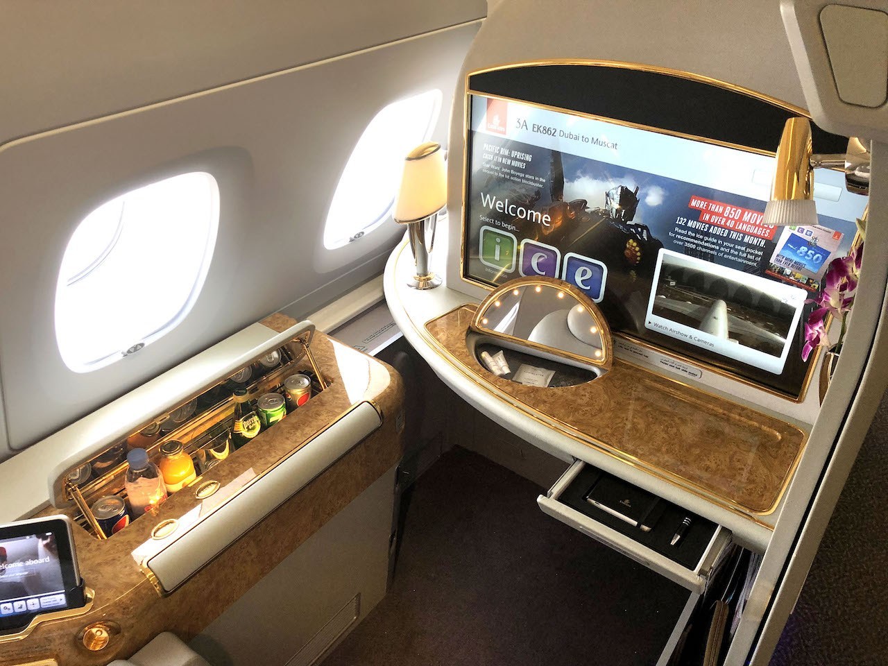 Emirates A380 First Class: A Flying Palace in the Sky (image credits: wikimedia)