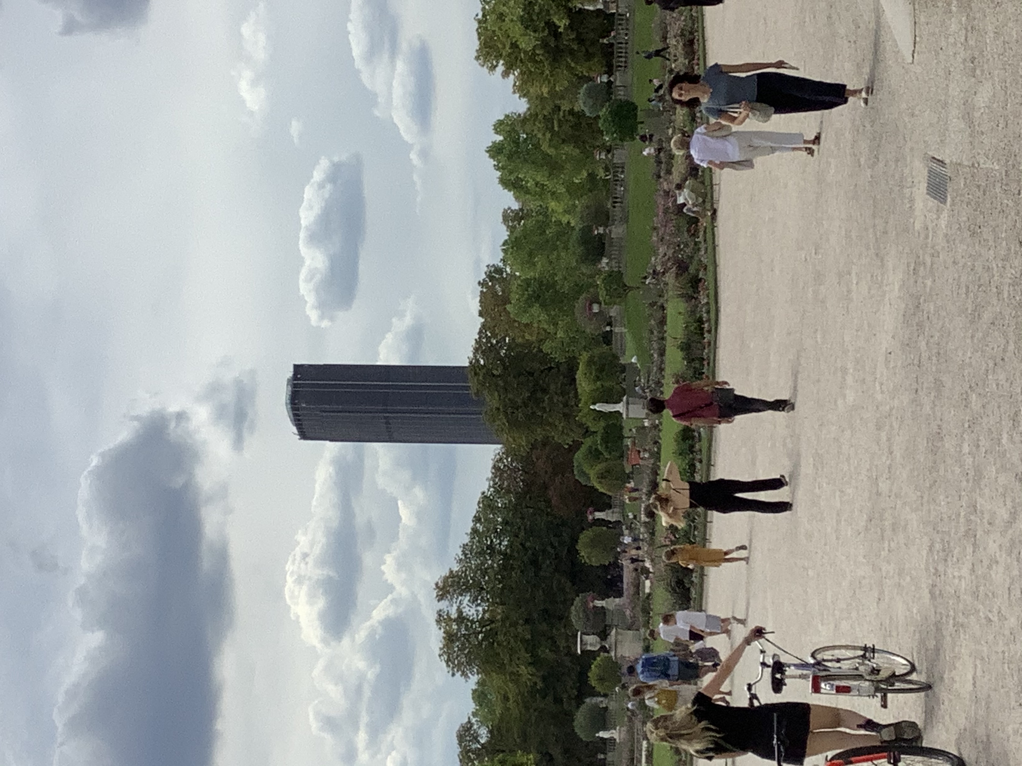 Better Views for Less: Paris from a Different Angle (image credits: wikimedia)
