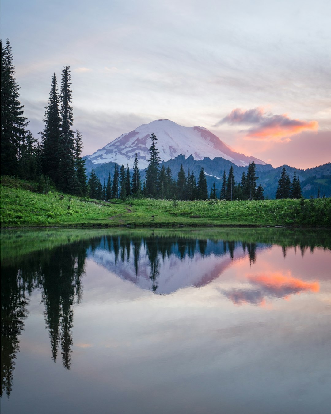 Mount Rainier National Park, Washington: Majestic and Mysterious (image credits: unsplash)