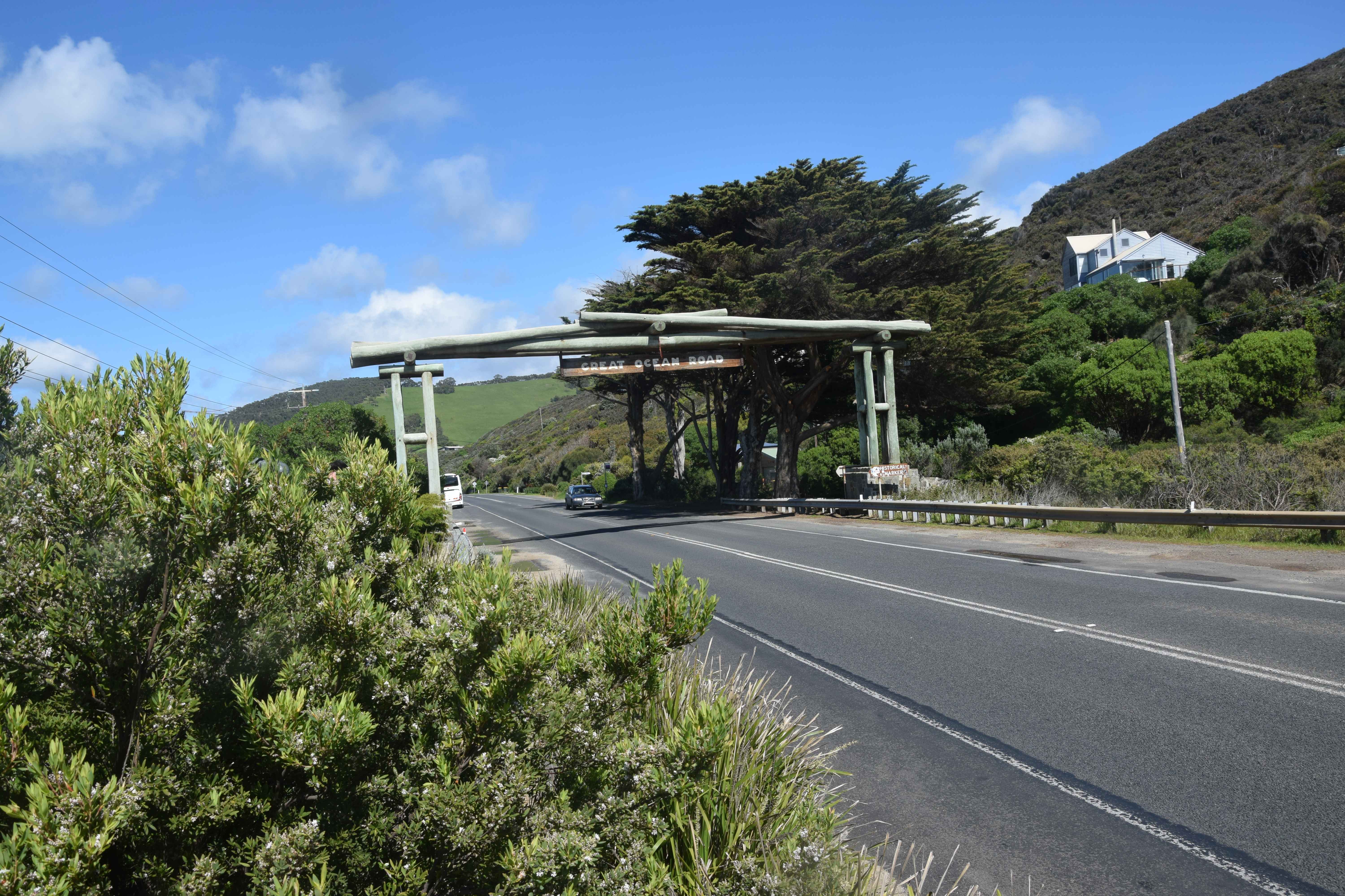 Australia: Cliffs, Rainforests, and Ocean Views (image credits: wikimedia)
