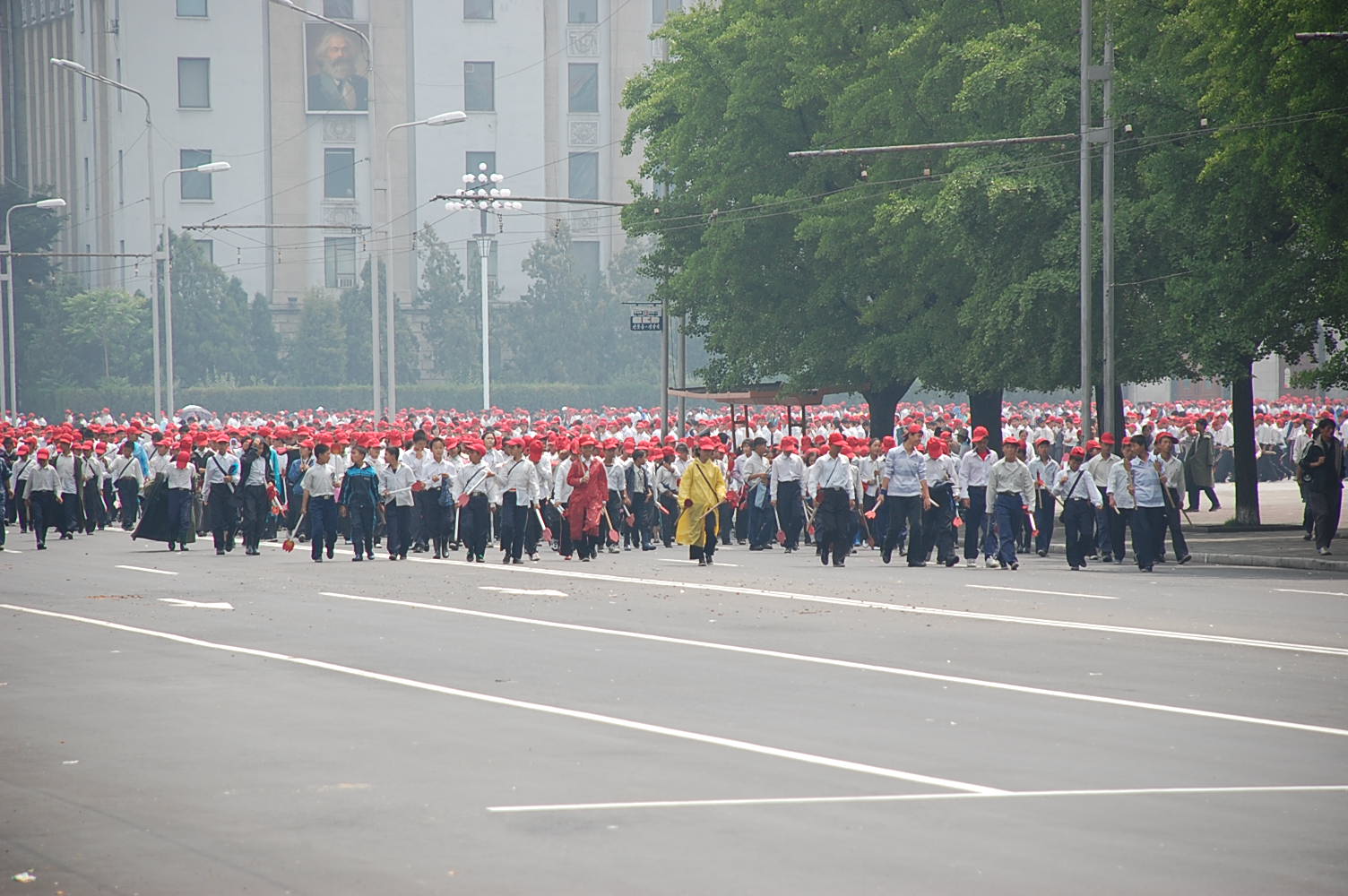 Inside Kim Il Sung Square: Mass Gatherings and Rigid Control (image credits: wikimedia)
