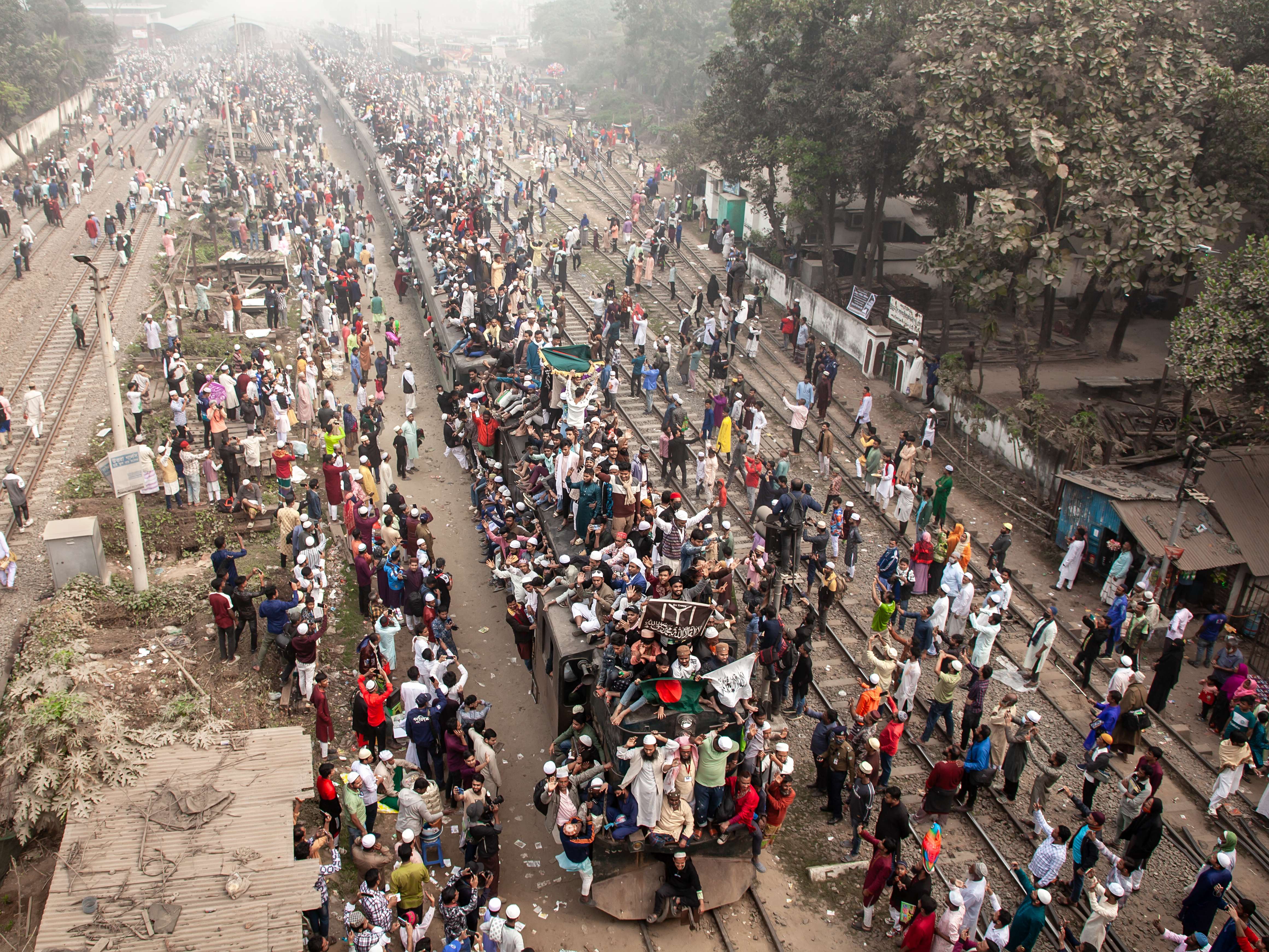 Dhaka, Bangladesh: Overcrowded and Under Pressure (image credits: wikimedia)