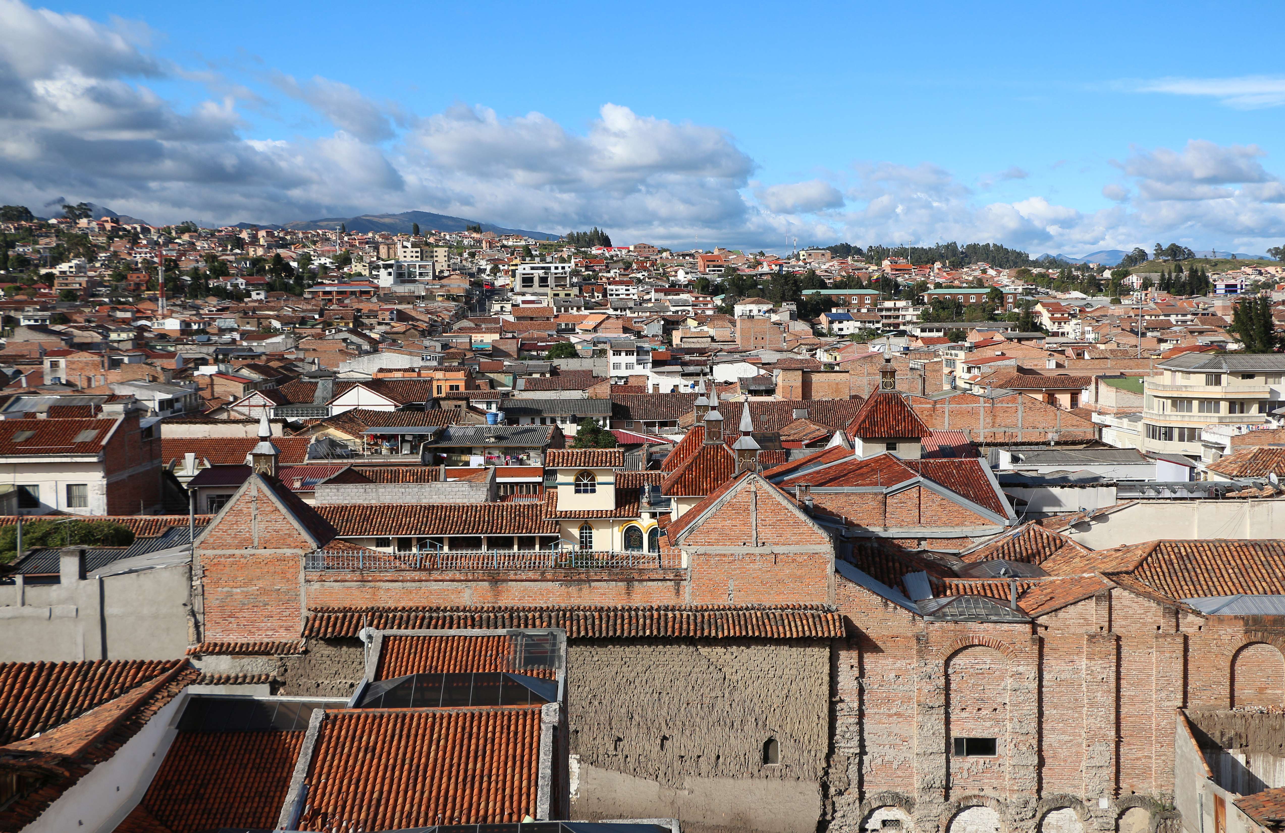 Ecuador: Andean Beauty at Bargain Prices (image credits: wikimedia)
