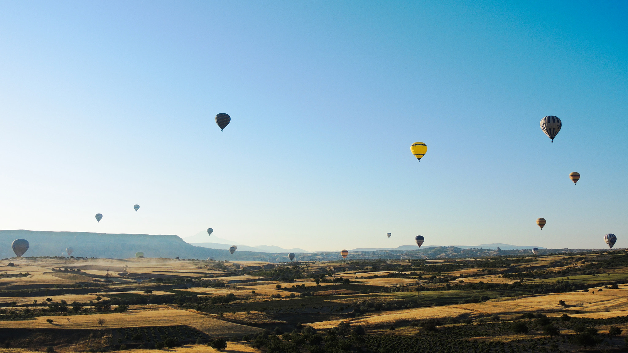 Travel Hacks for a Smooth Ride (image credits: wikimedia)