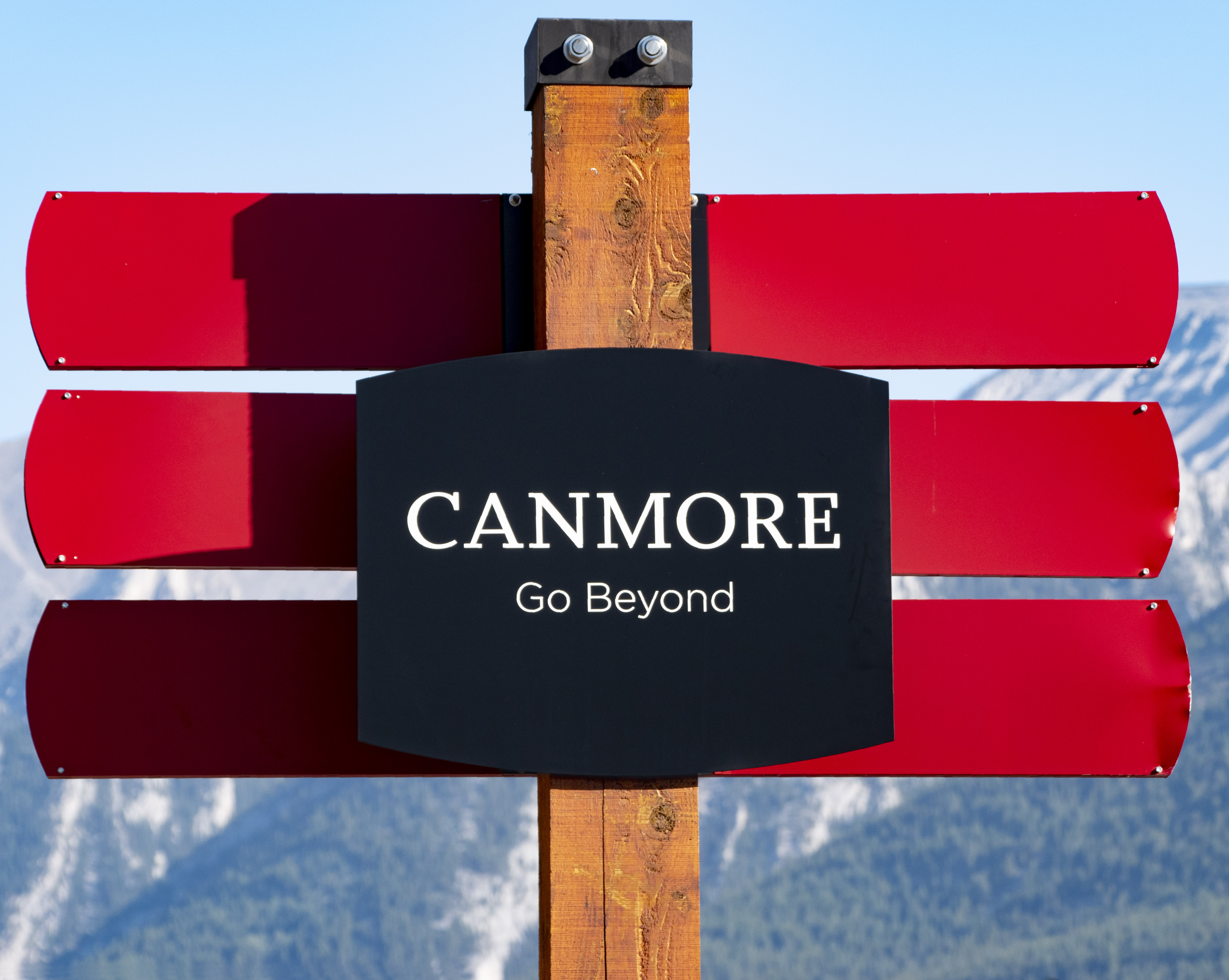 Canmore, Alberta (image credits: wikimedia)