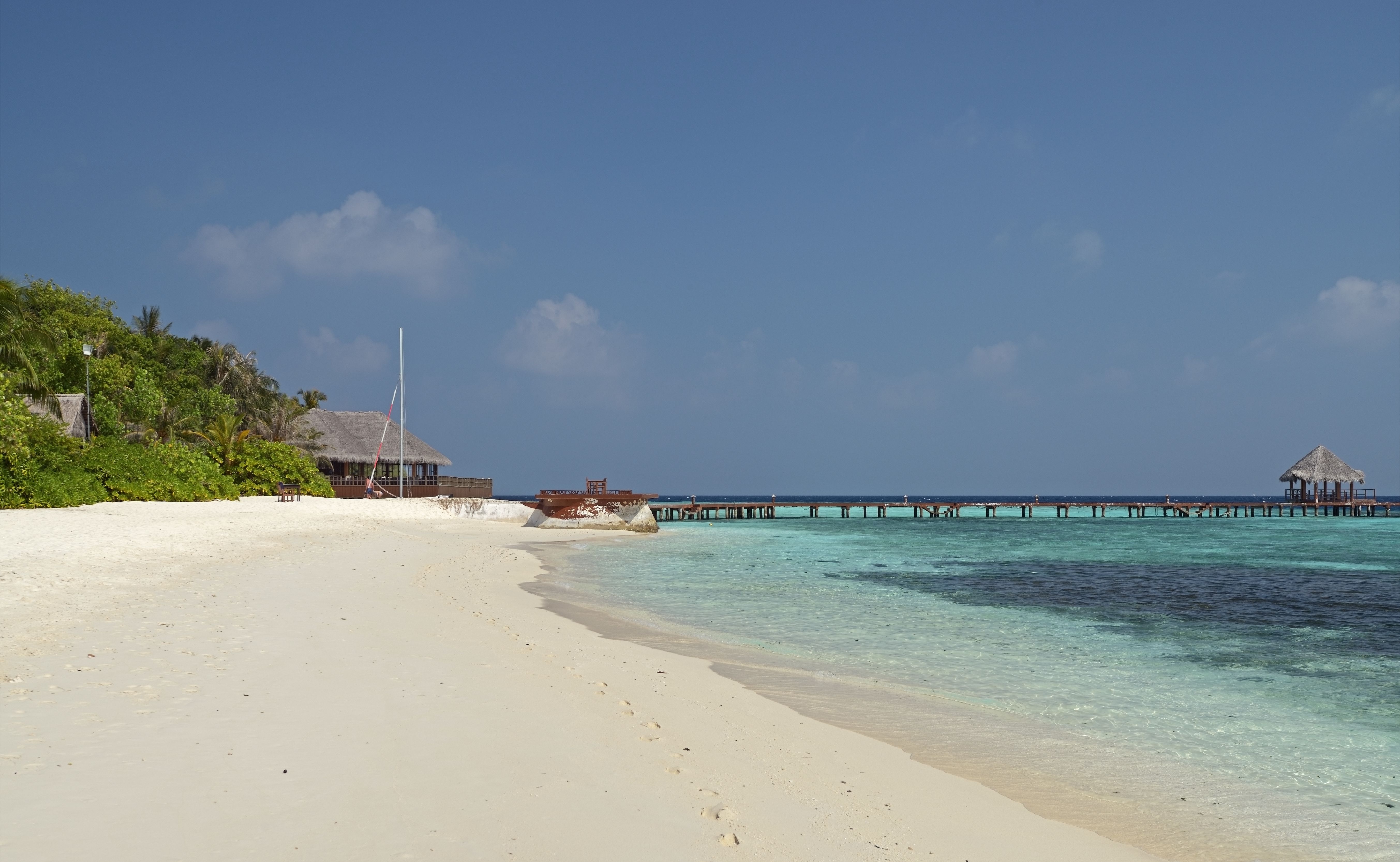 The Maldives Sinking into Silence (image credits: wikimedia)