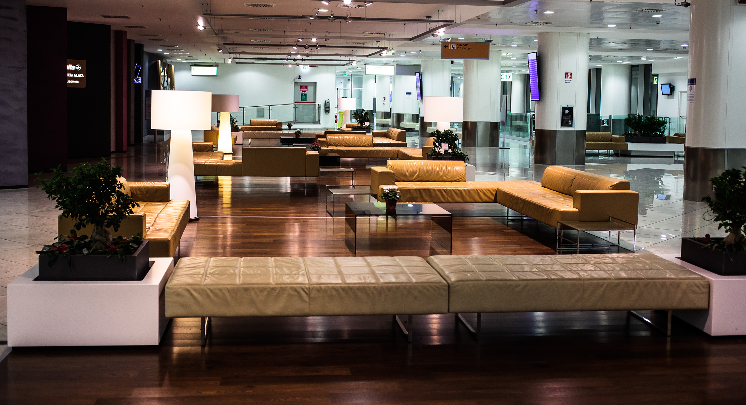 Researching the Airport Amenities (image credits: wikimedia)