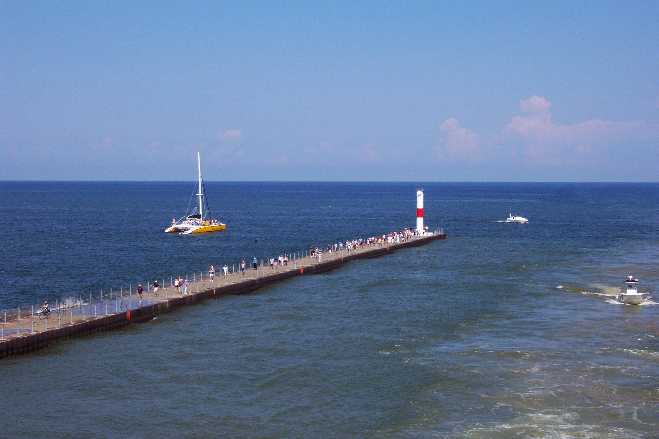 13. Ontario Beach, New York - Great Lakes, Great Problems (image credits: By Magnolia677, CC BY-SA 3.0, https://commons.wikimedia.org/w/index.php?curid=32240916)