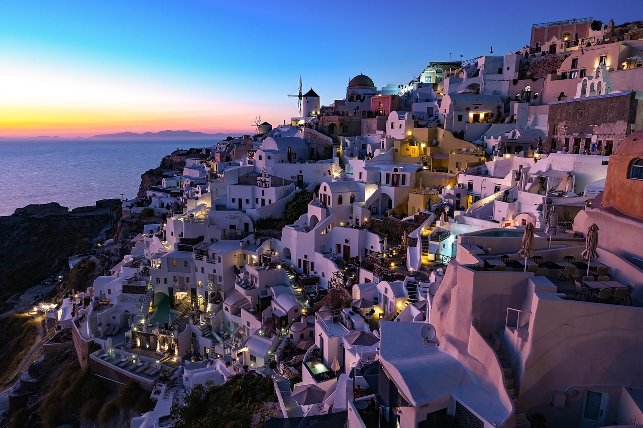 Santorini, Greece (image credits: pixabay)