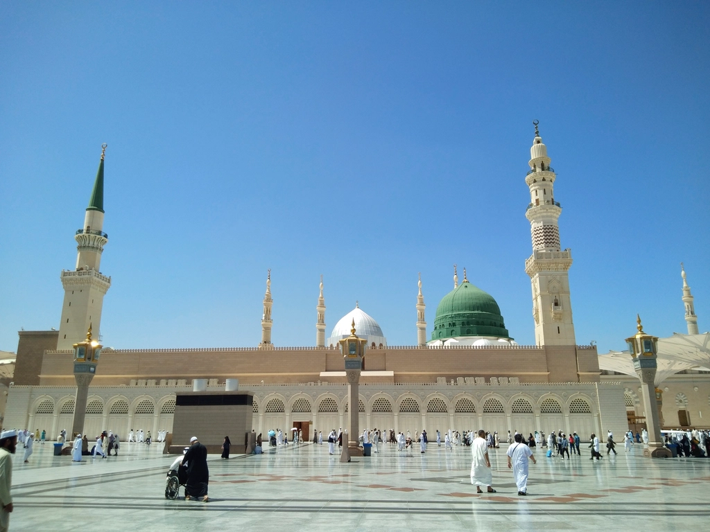 Saudi Arabia’s Shifting Sands on Tourism (image credits: rawpixel)