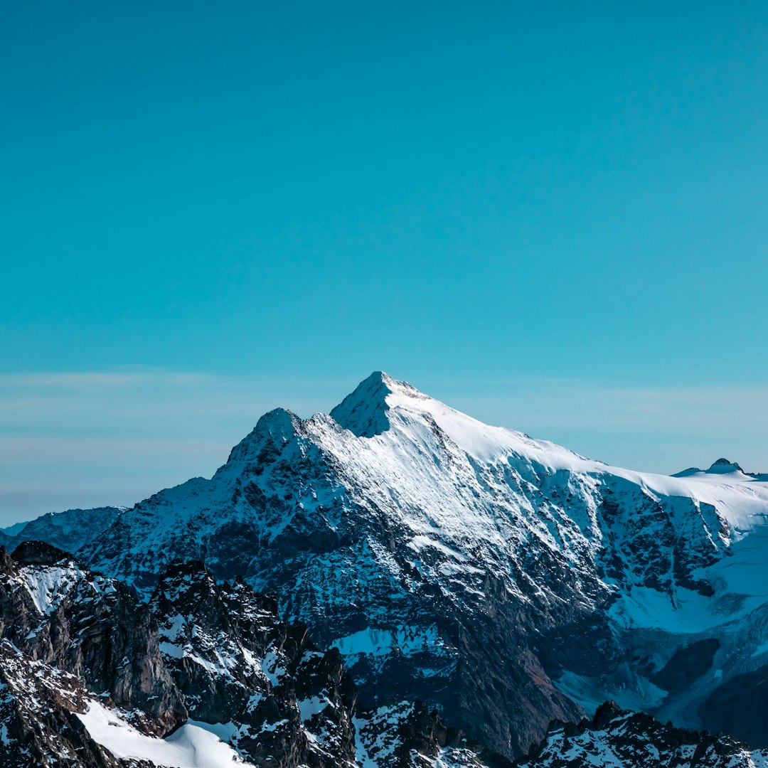 Switzerland: A Secure Alpine Retreat (image credits: unsplash)