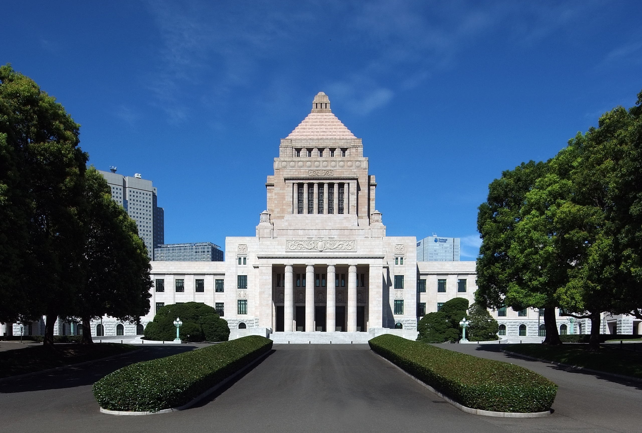 Japan: Cultural Barriers and Visa Challenges (image credits: wikimedia)