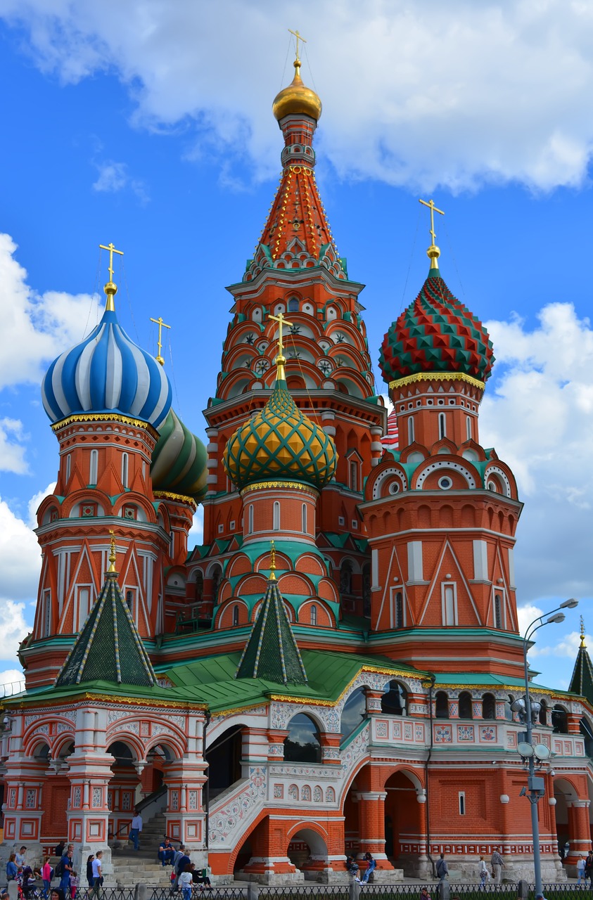 Russia Red Tape and Rising Walls (image credits: pixabay)