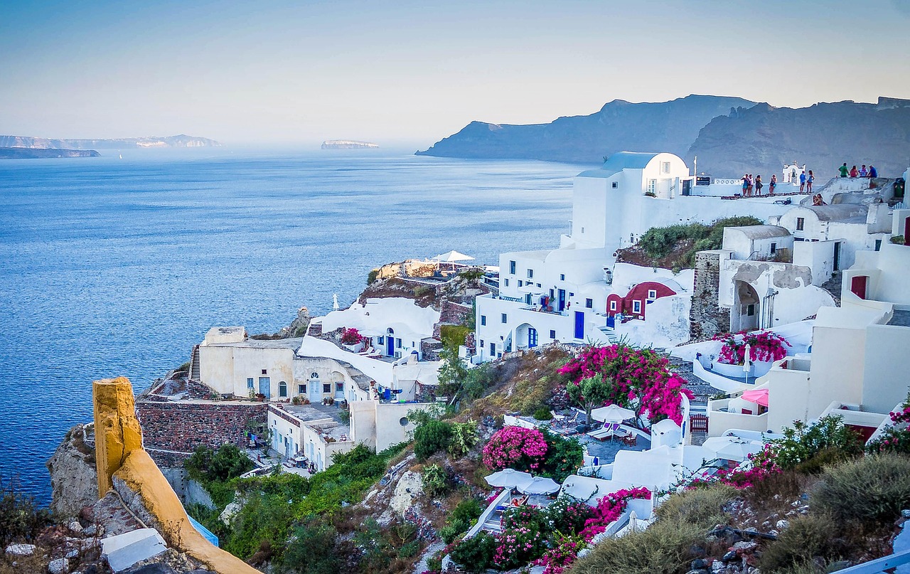 Santorini, Greece: Sustainability in Jeopardy (image credits: pixabay)